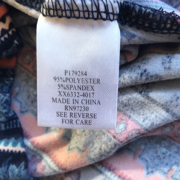 Absolutely Famous Tunic Top - Picture 5 of 6